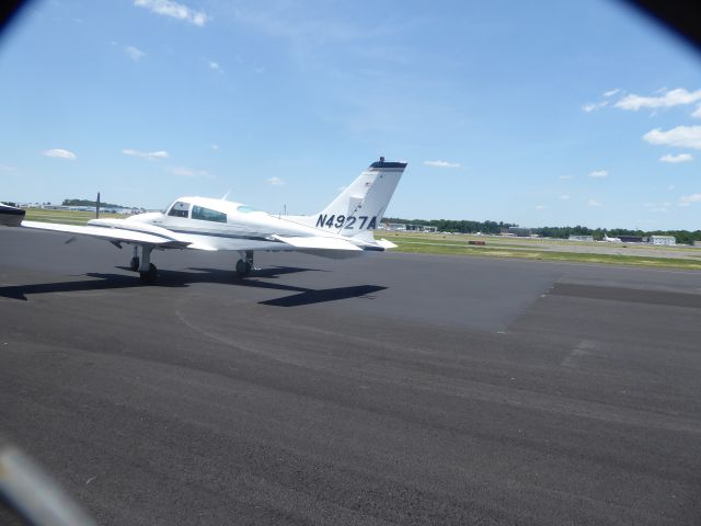 Cessna 310 (N4927A)