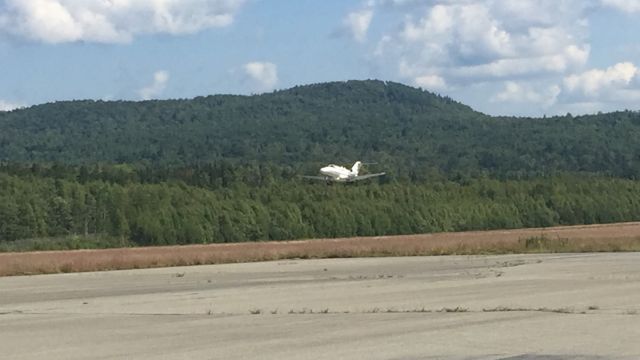 CORBY Starlet (N525LX) - N525LX taking off 36 from Milan, NH, headed to Atlantic city, NJ.