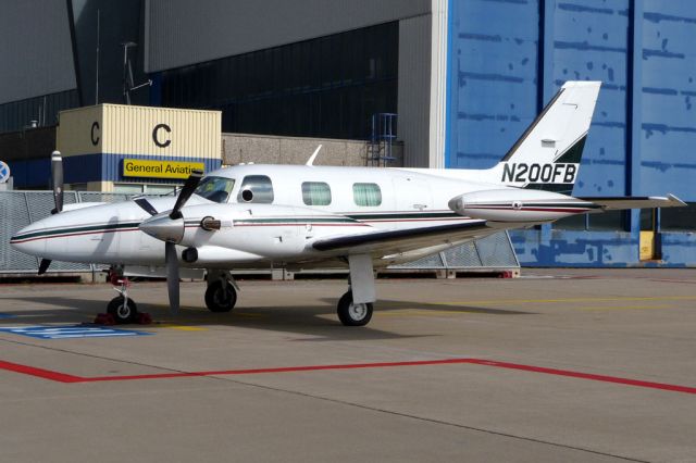 Piper Navajo (N200FB)