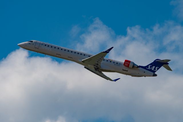 Canadair Regional Jet CRJ-900 (EI-FPT)