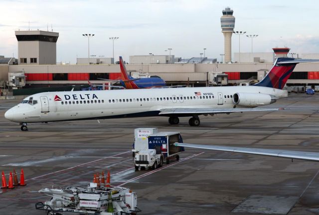 McDonnell Douglas MD-88 (N918DL)