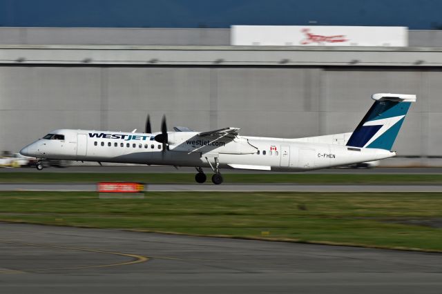 de Havilland Dash 8-400 (C-FHEN)