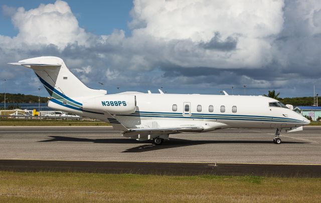 Bombardier Challenger 300 (N389PS)