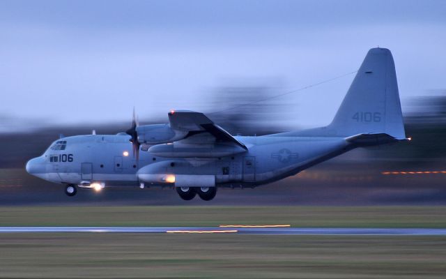 Lockheed C-130 Hercules (16-4106) - usn kc-130t 164106 about to land at shannon 15/12/14.