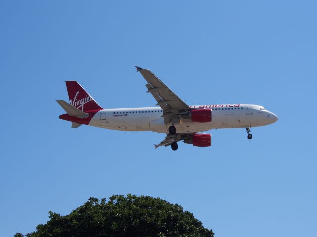 Airbus A320 (N624VA) - In and Out burger joint near LAX at Sepulveda.