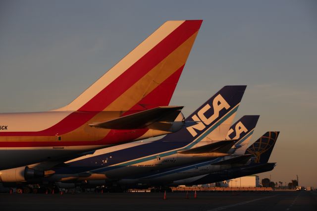 Boeing 747-200 — - Freighter Row