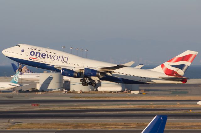 Boeing 747-400 (G-CIVI)