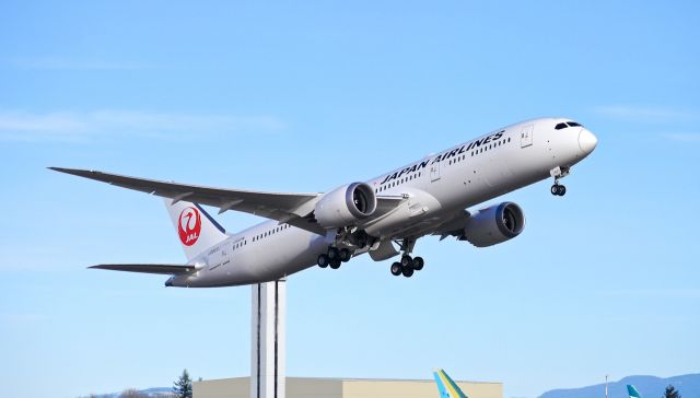 Boeing 787-9 Dreamliner (JA867J) - JAL8101 on rotation from Rwy 16R to begin a delivery flight to NRT on 2.2.17. (ln 526 / cn 34843).