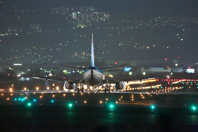 Boeing 737-500 (JA8596)