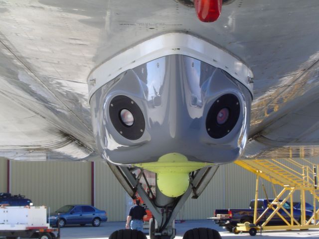 Boeing MD-11 (N525FE) - Counter-Man Portable Air Defense Systems (C-MANPADS) Northrop Grumman POD, FEDEX AIRCRAFT. TEST BED.