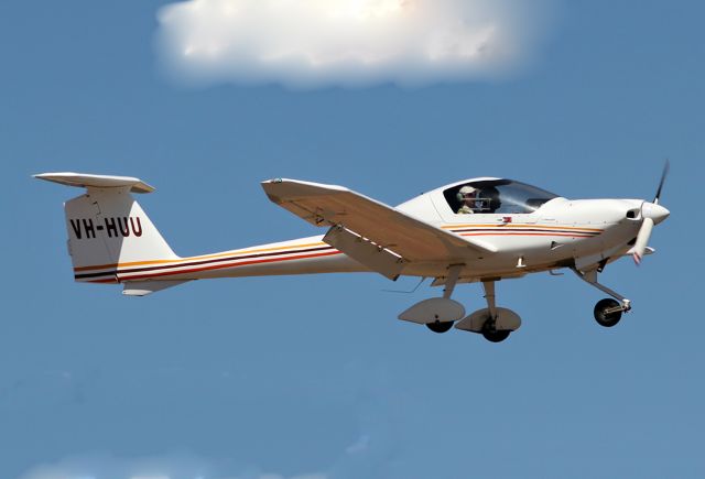 Diamond DV-20 Katana (VH-HUU) - DIAMOND DV-20 KATANA - REG VH-HUU (CN C0093) - PARAFIELD AIRPORT ADELAIDE SA. AUSTRALIA - YPPF 20/7/2015