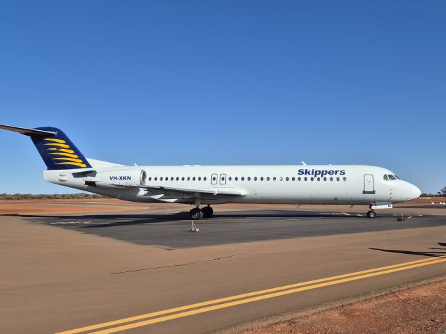 Fokker 100 (VH-XKN) - Skippers F100 arriving at Duketon Gold from Perth