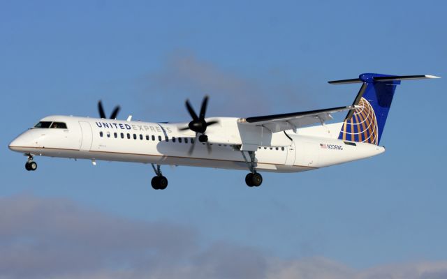 de Havilland Dash 8-400 (N336NG)