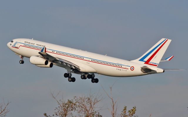 Airbus A340-200 (F-RAJB) - french air force a340-2 f-rajb training at shannon 14/10/15.