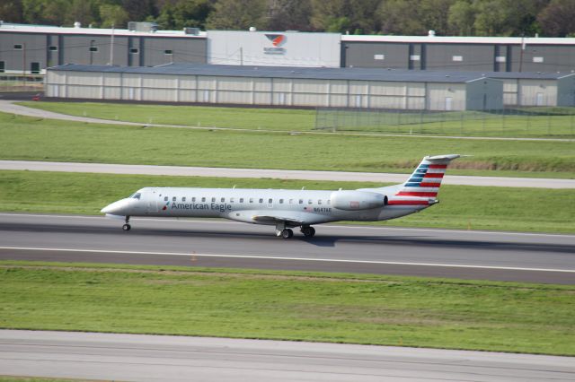 Embraer ERJ-145 (N647AE)