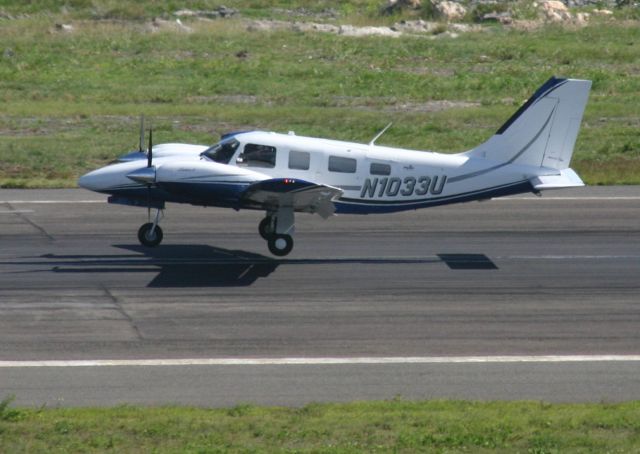 Piper Seneca (N1033U)