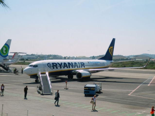 Boeing 737-800 (EI-EBK)