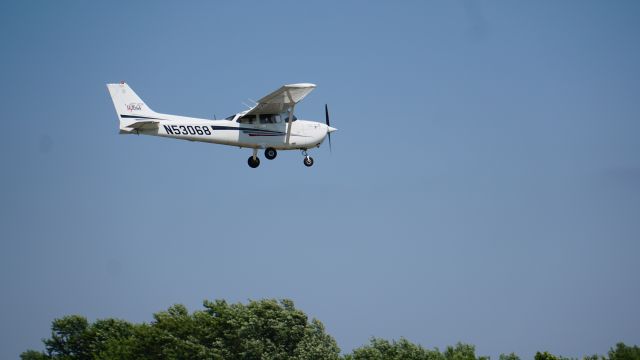 Cessna Skyhawk (N53068)