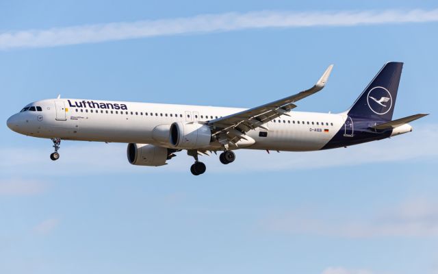 Airbus A321neo (D-AIEB)
