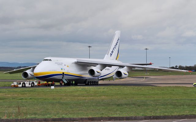 Antonov An-124 Ruslan (UR-82009) - an124 ur-82009 at shannon 24/4/16.