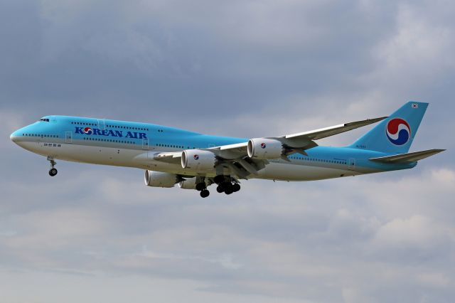 BOEING 747-8 (HL7632)