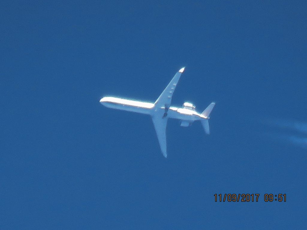 Canadair Regional Jet CRJ-900 (N944LR)