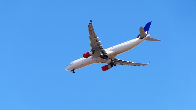 Airbus A330-300 (LN-RKO)