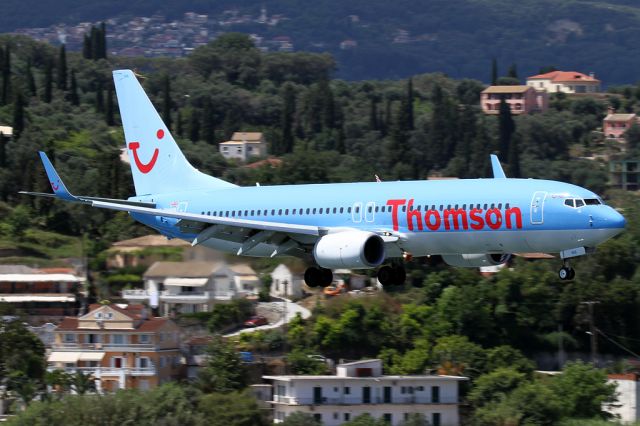 Boeing 737-800 (G-TAWB)