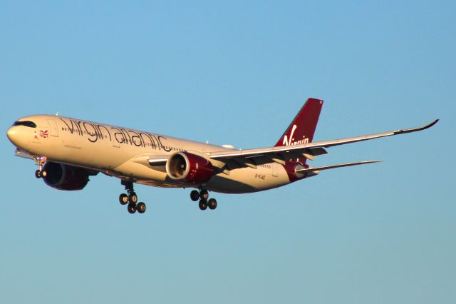 Airbus A330-900 (G-VJAZ)