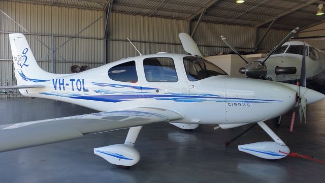 Cirrus SR-22 (VH-TOL)