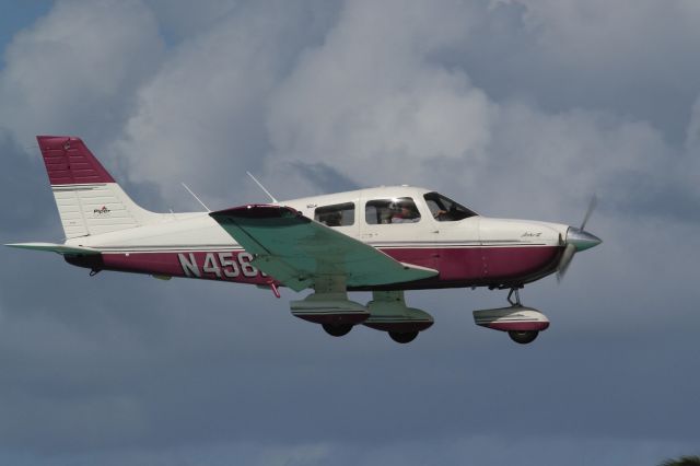 Piper Cherokee (N458KG) - Cherokee Archer III coming in for landing in St Maarten - Dec 20, 2013