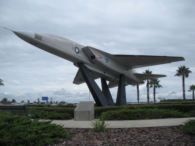 — — - RA-5C Vigilante