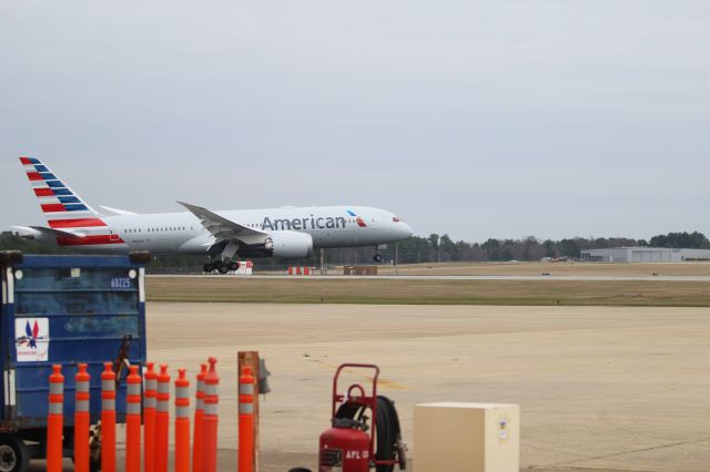 Boeing 787-8 (N800AN) - Touching down on runway 13 at East Texas Regional Airport.