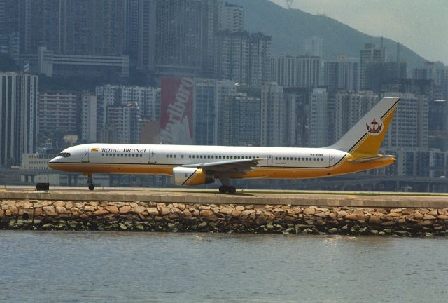 Boeing 757-200 (V8-RBB) - Taxing at kai Tak Intl Airport on 1987/08/06