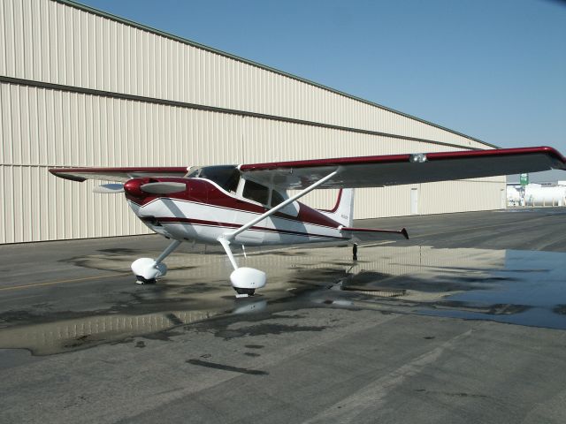 Cessna Skylane (N651DR)