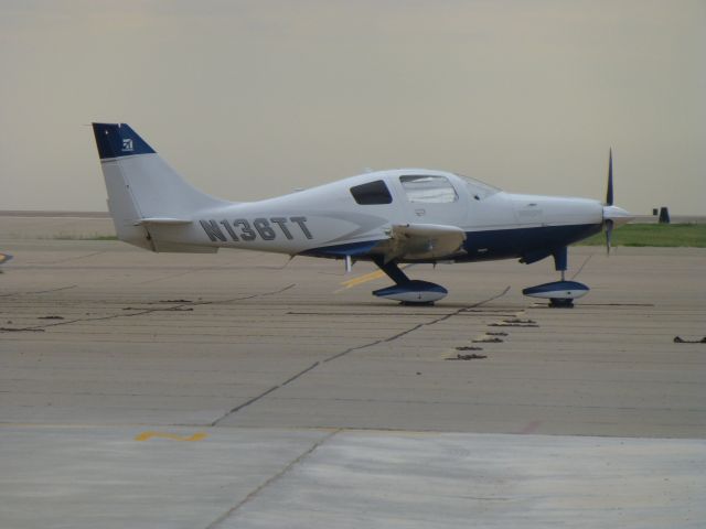 Lancair Columbia 400 (N136TT)