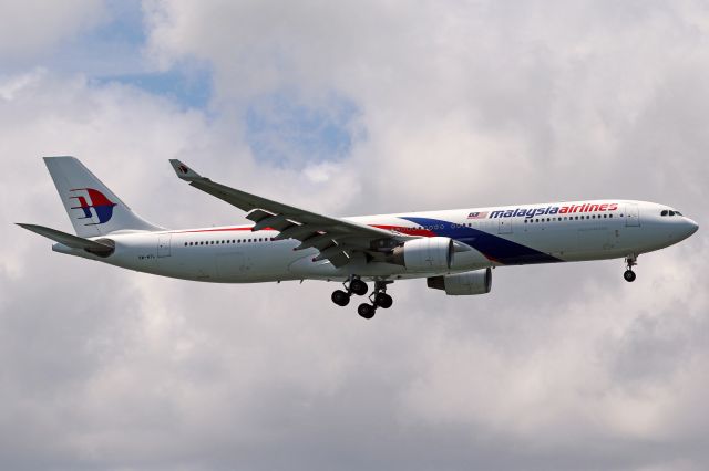 Airbus A330-300 (9M-MTL)