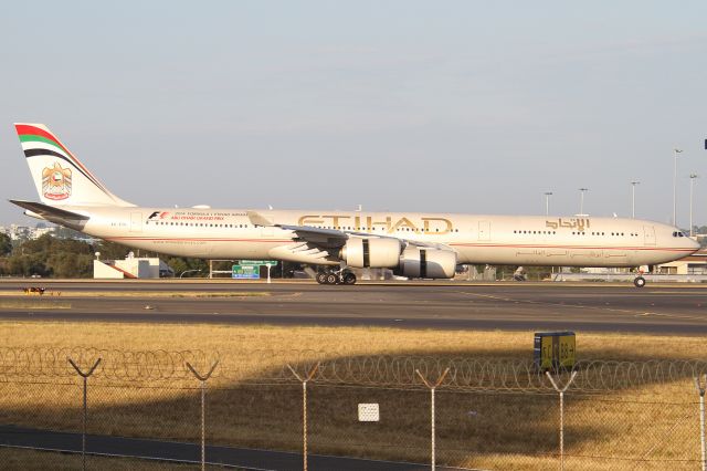 Airbus A340-600 (A6-EHL)