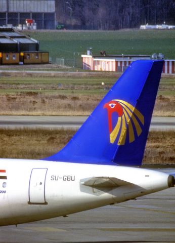 Airbus A321 (SU-GBU) - 2001 - Old Egyptair tail, nicer...
