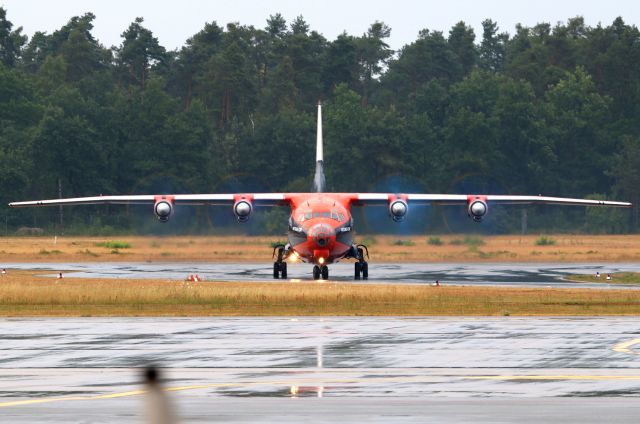 Antonov An-12 (UR-CKL)