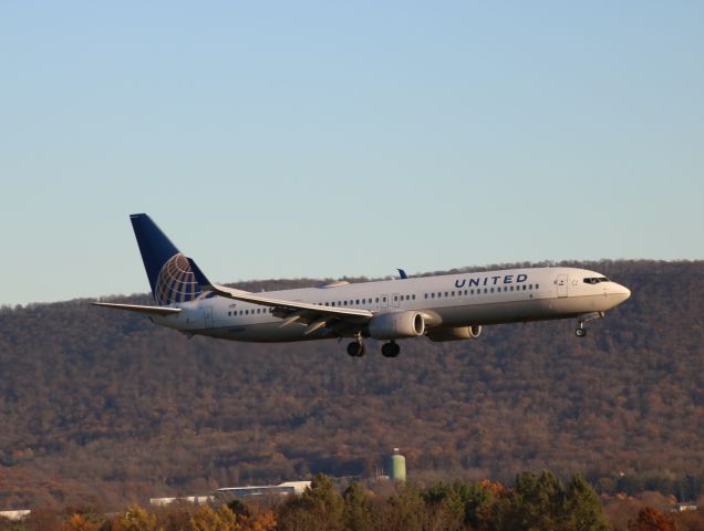 Boeing 737-900 (N68891)