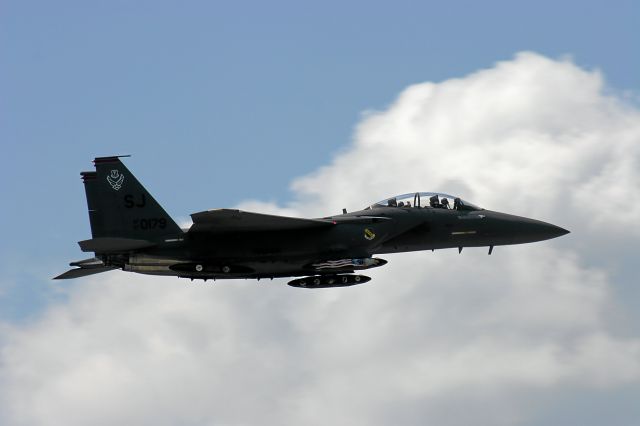 — — - F-15 E from Seymour Johnson AFB does a Low Pass at the EAA 2010