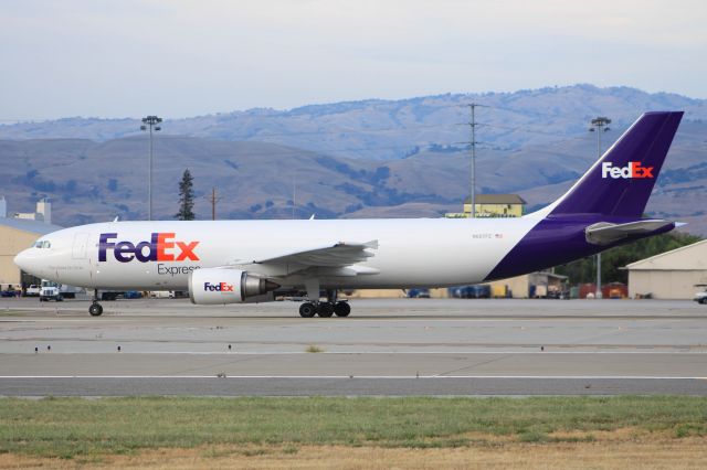 Airbus A300F4-600 (N667FE)