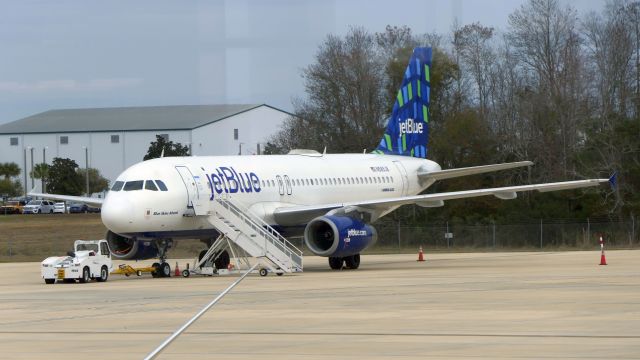 Airbus A320 (N589JB)