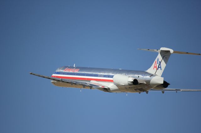 McDonnell Douglas MD-80 (N14551) - Departing 17L