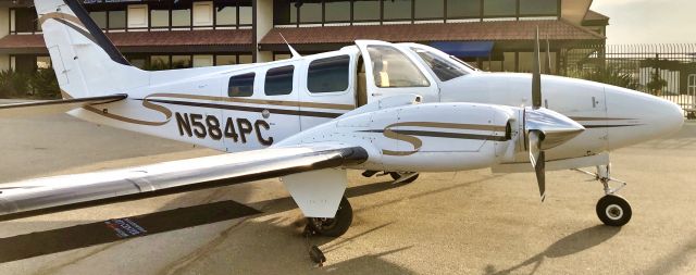 Beechcraft Baron (58) (N584PC)