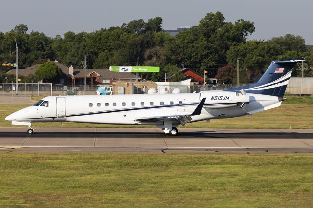 Embraer ERJ-135 (N515JM)