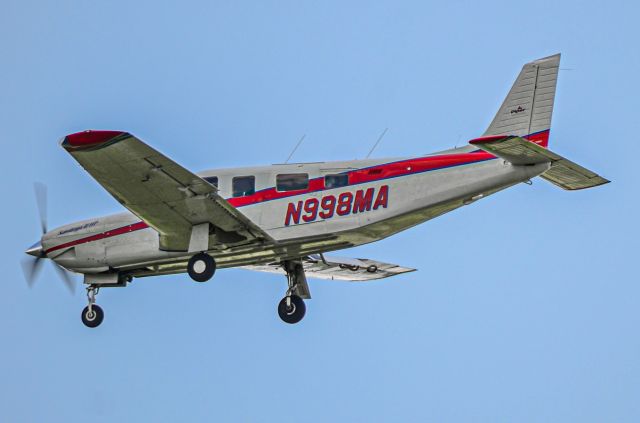 Piper Saratoga (N998MA)