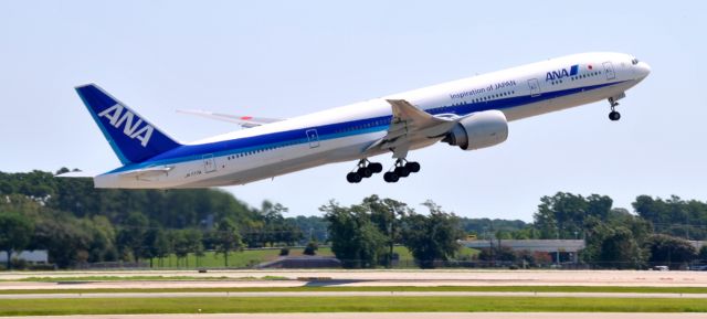 BOEING 777-300 (JA777A)