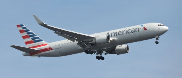 BOEING 767-300 (N391AA) - A minute prior to landing, spring 2019.